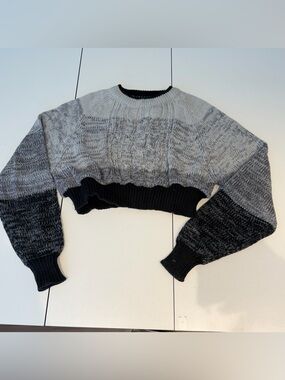 Cropped Marled Cable-Knit Sweater - Black & Gray Size M